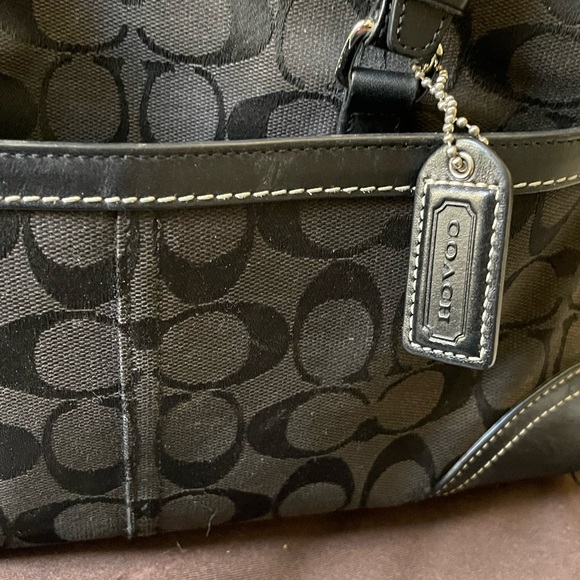 Coach Signature Hampton Bag Signature Canvas Shoulder Bag - Picture 6 of 8